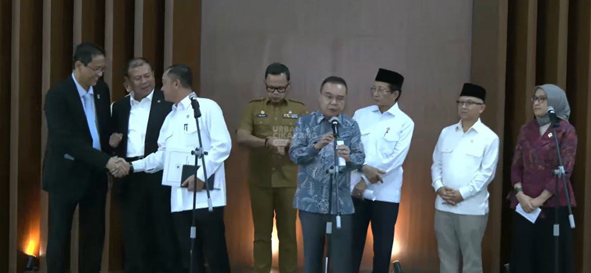 DPR dan Pemerintah Sepakati Penataan Guru PPPK: Paruh Waktu Jadi Penuh Waktu, Dibuka Jalan Menjadi PNS dan Pegawai Pusat