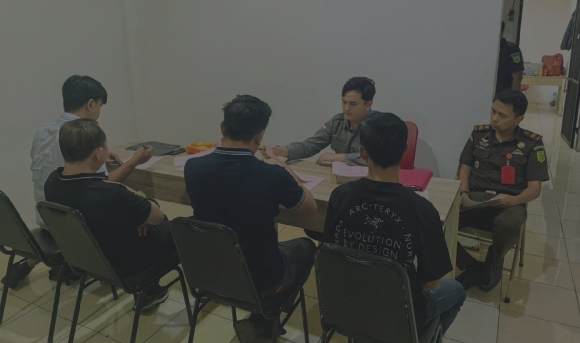 Anggota DPRD Kabupaten Bekasi dan Dua Tersangka Lain Resmi Dilimpahkan ke Kejaksaan, Kini Ditahan Menunggu Persidangan