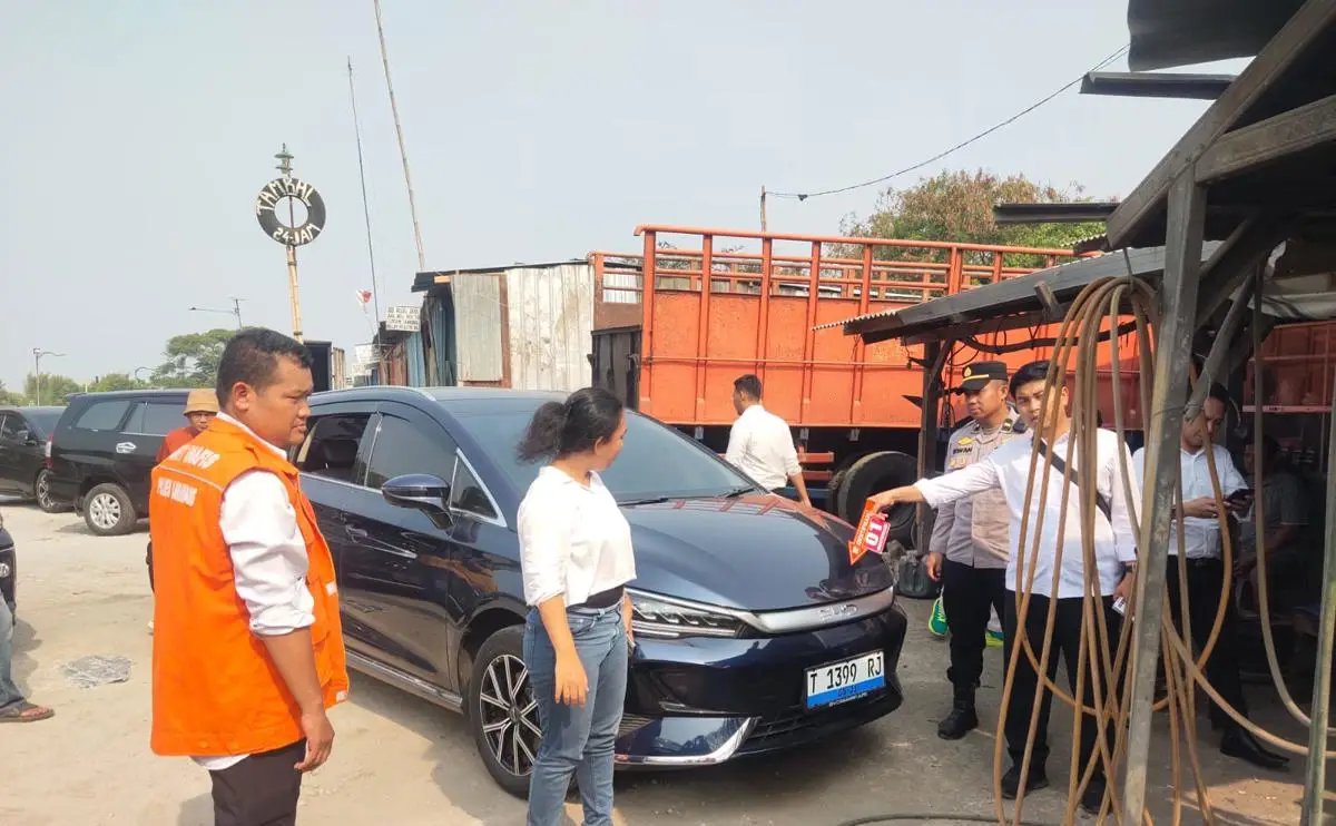 Modus Ban Kempes di Karawang, Perampok Gasak Rp1,3 Miliar Usai Korban Tarik Uang dari Bank