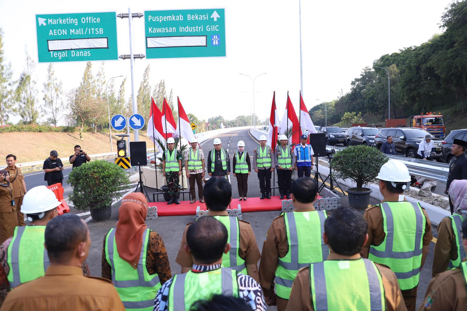 Pj Bupati Bekasi Resmikan Fly Over Deltamas Bhagasasi