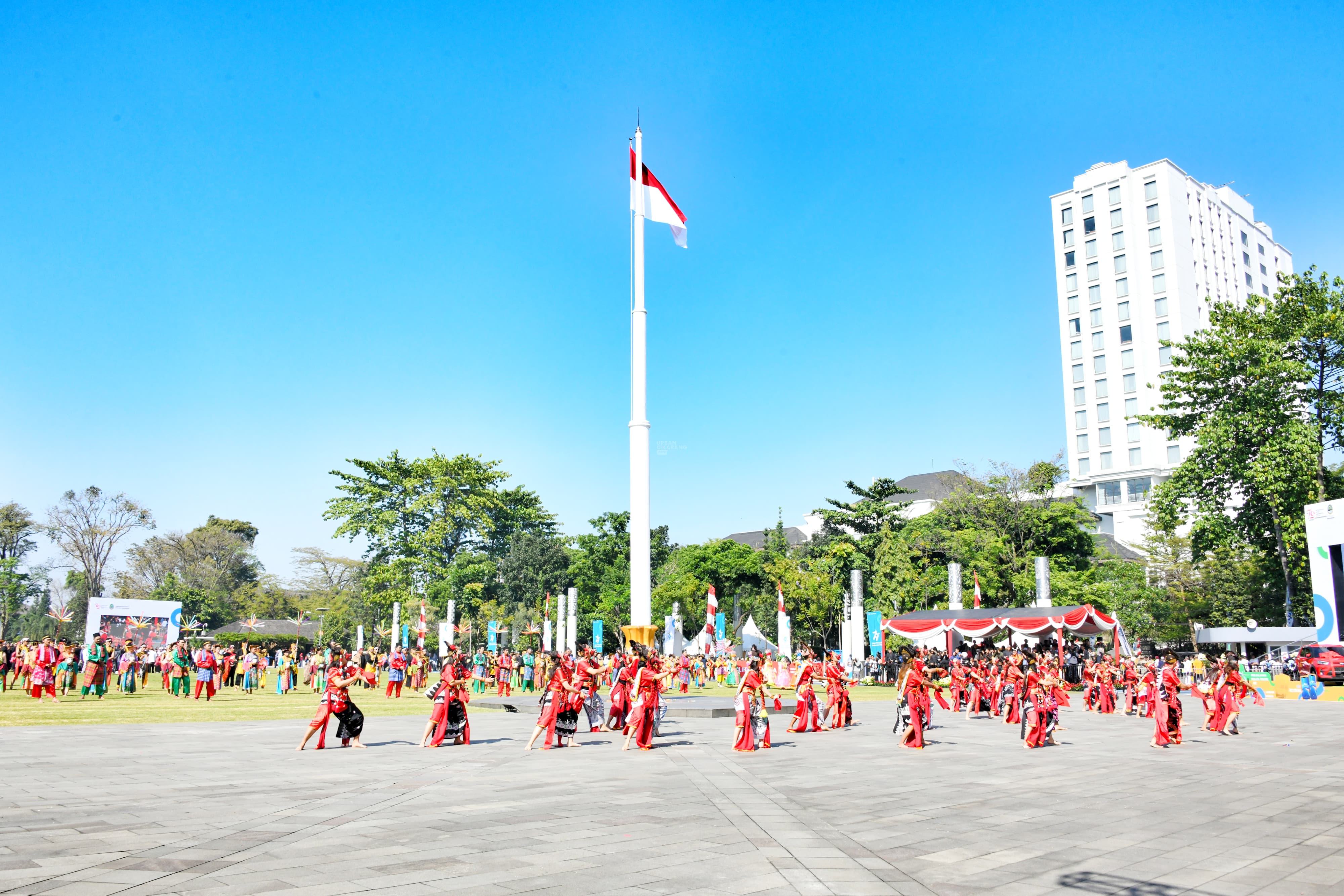 Hari Jadi Ke-79 Jabar, Bey Machmudin Serukan Jabar Menyala untuk Indonesia Maju