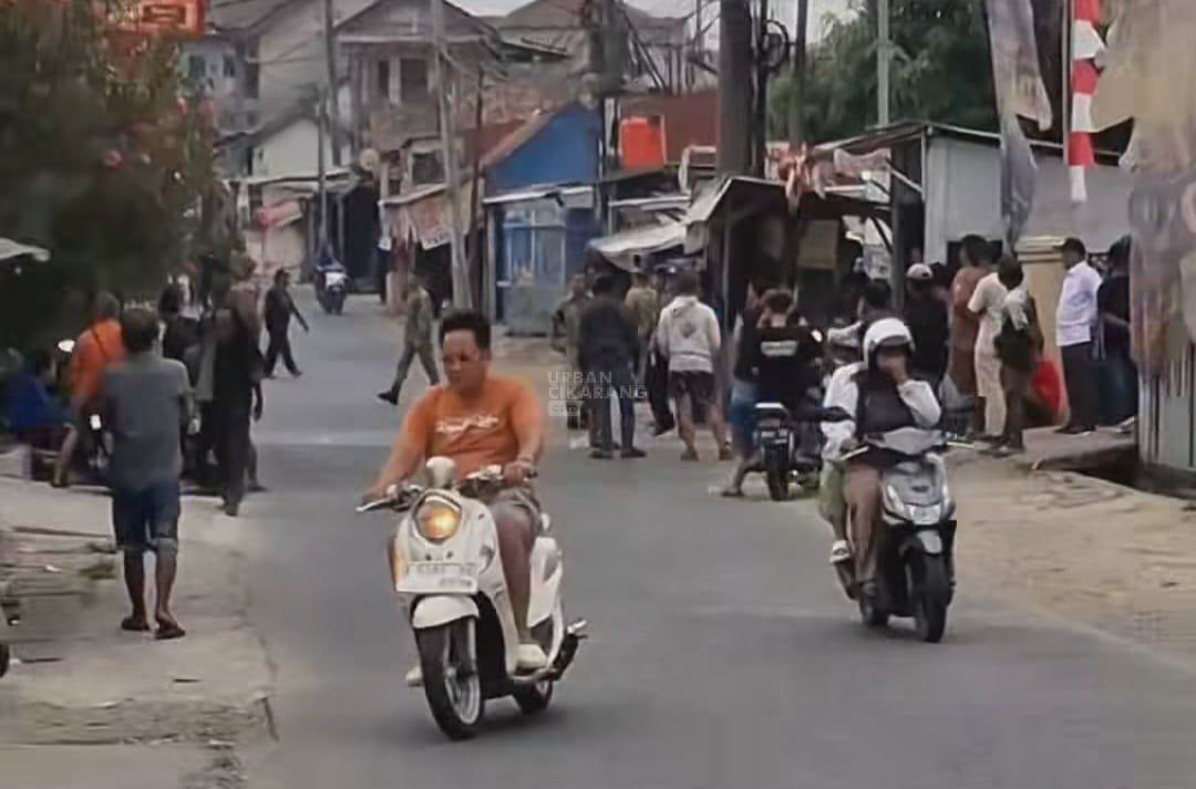 Bentrokan Dua Kelompok Warga Pecah di Cikampek Karawang, Massa Saling Serang