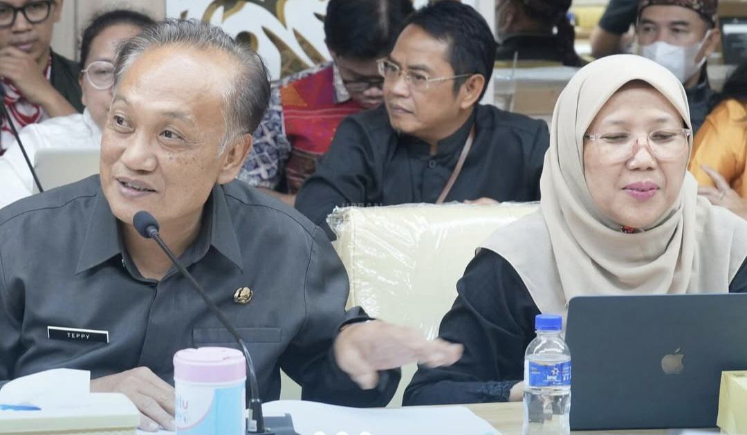 Upah Minimum Provinsi (UMP) Jawa Barat Tahun 2025 Naik 6,5 persen