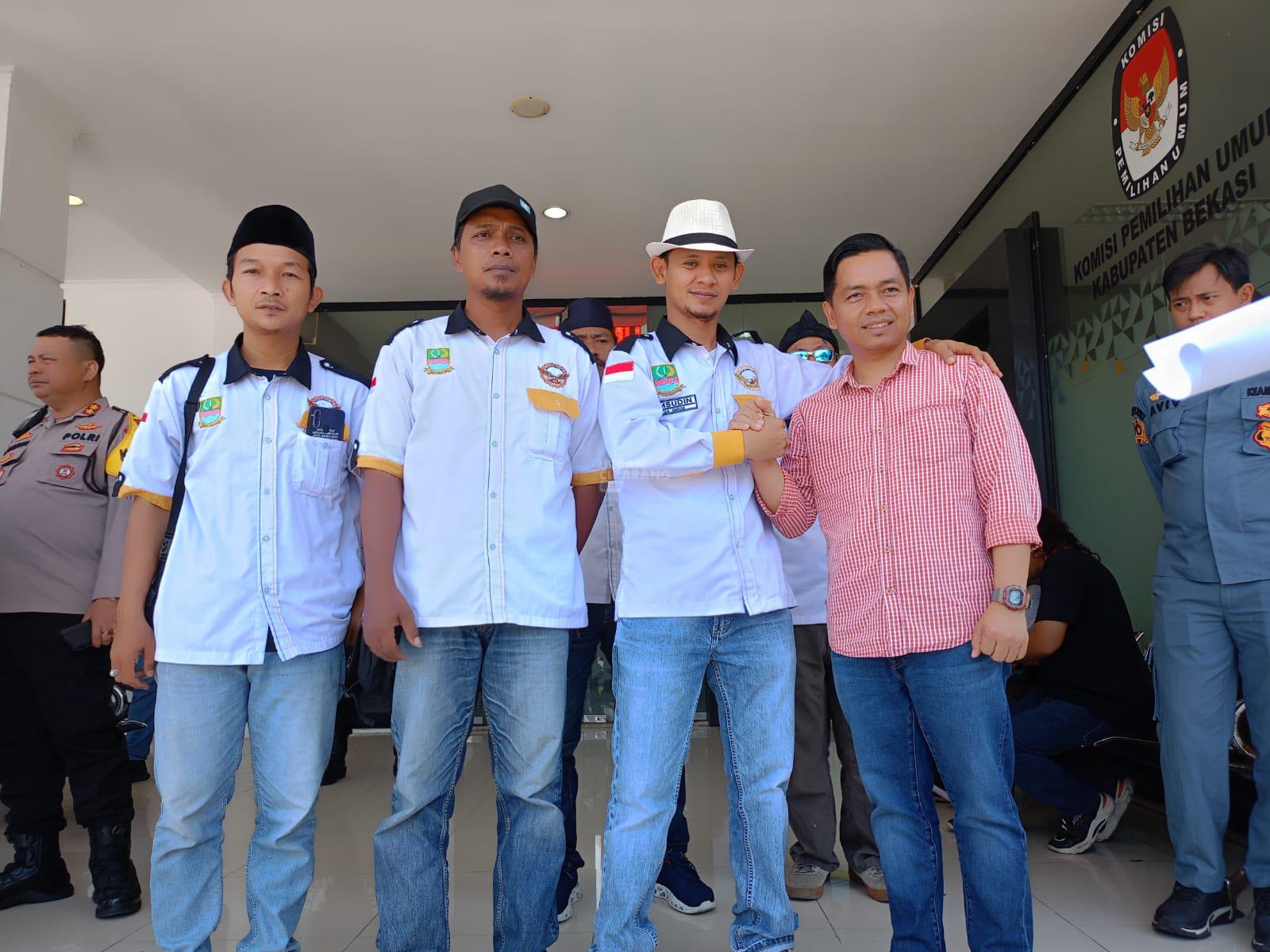 LSM Garda Bekasi Gelar Aksi Damai di Depan Kantor KPU Kab. Bekasi