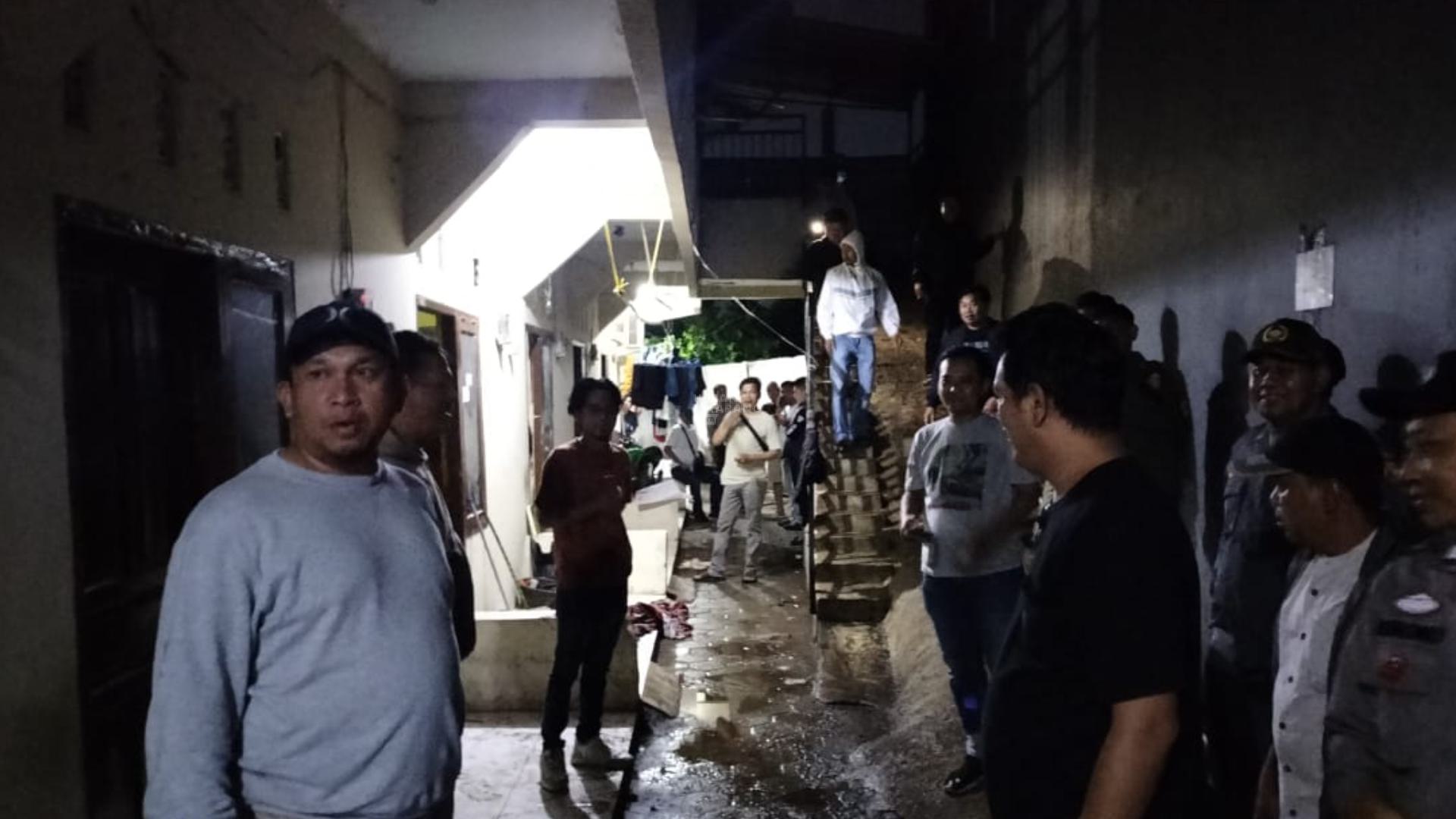 Belasan Orang Diduga Praktek Open BO Terjaring dalam Razia di Cikarang Selatan
